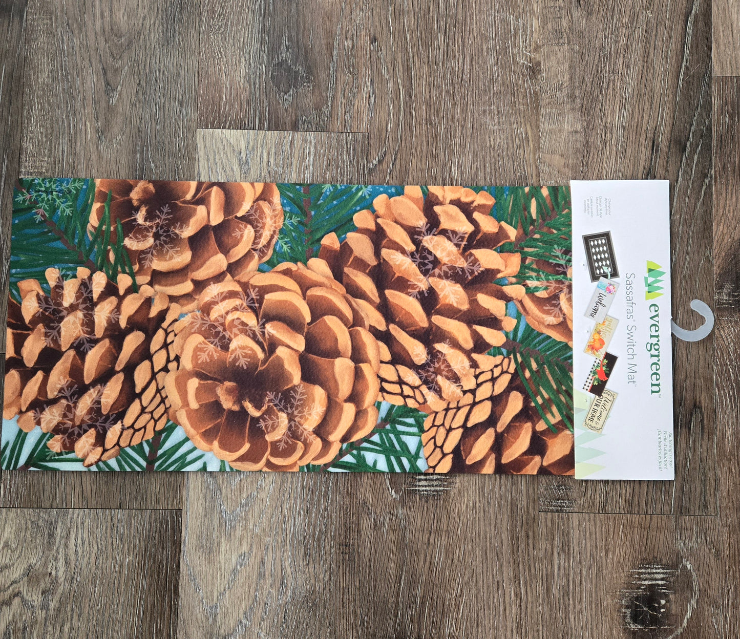 Switch Mat Winter Pinecone