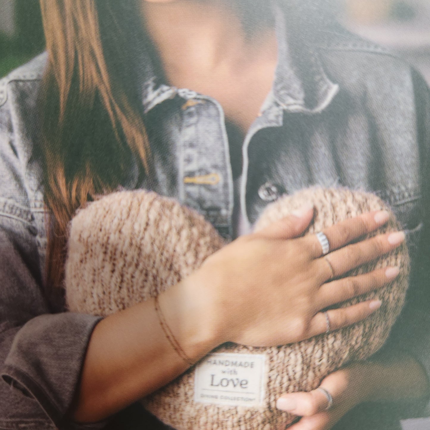 Giving Heart - Taupe