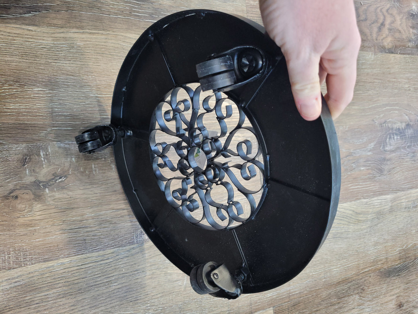 Round Mosiac Plant Caddy Brown