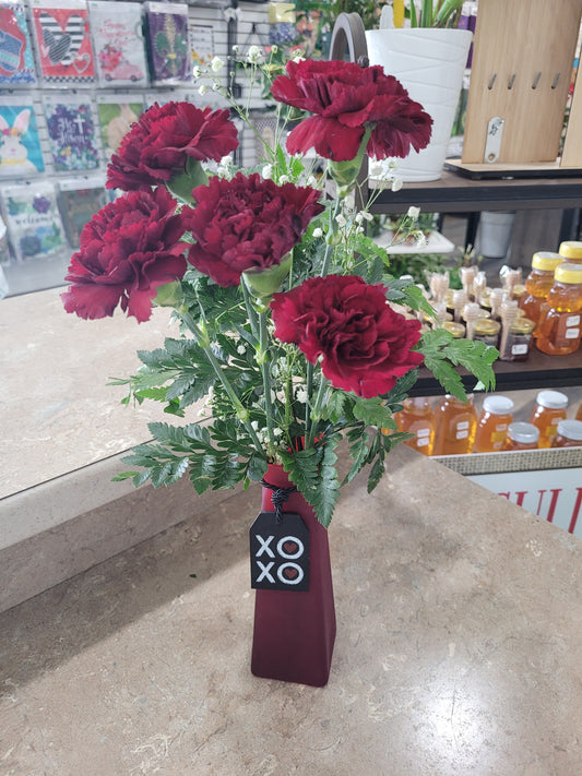 XOXO Red Vase W 5 Carnations